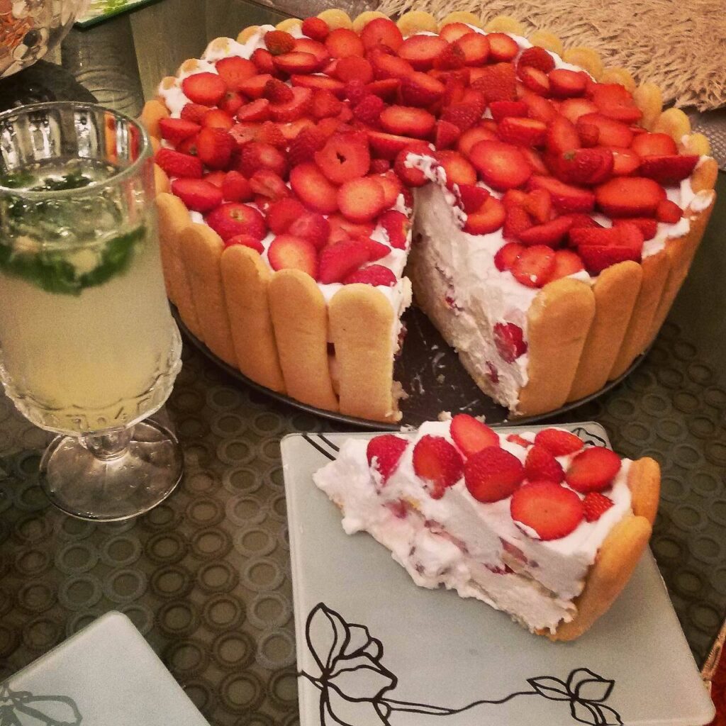 piskota torta sa jagodama