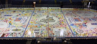 Deca oslikala hokejaški teren u akciji “Bojimo led”