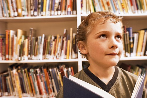 Deca manje čitaju knjige a krivi su odrasli