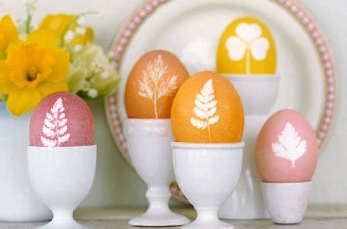 Farbanje i ukrašavanje uskršnjih jaja biljem
