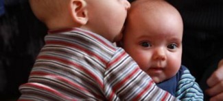 Kako velikodušne bebe pretvaramo u sebične ljude