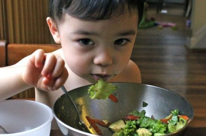 Kako je jedan tata “prevario” svog sina da zavoli povrće
