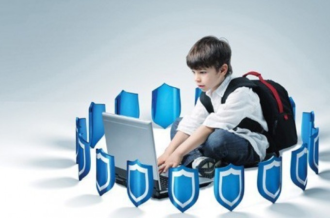 Uskoro kontakt centar za bezbednost dece na internetu