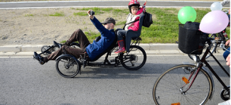 Porodično bicikliranje: uz vožnju uvek ide i osmeh!