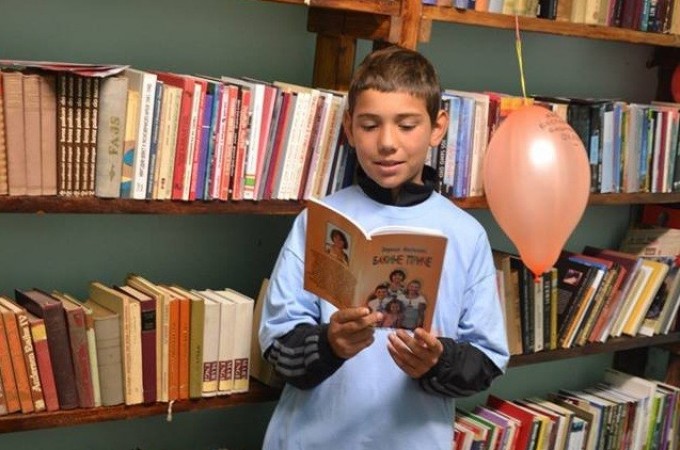Mladi iz Leskovca sami osnovali besplatnu biblioteku