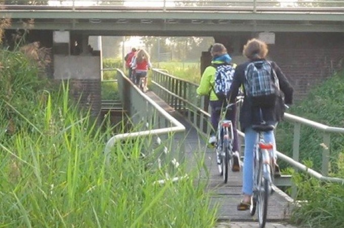 Holandija: prednosti vožnje biciklom u školu