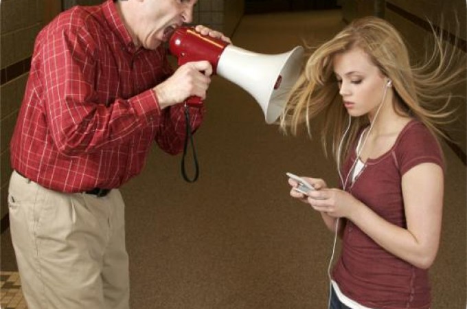 Tinejdžerske godine: Nemojte odustati od komunikacije sa detetom