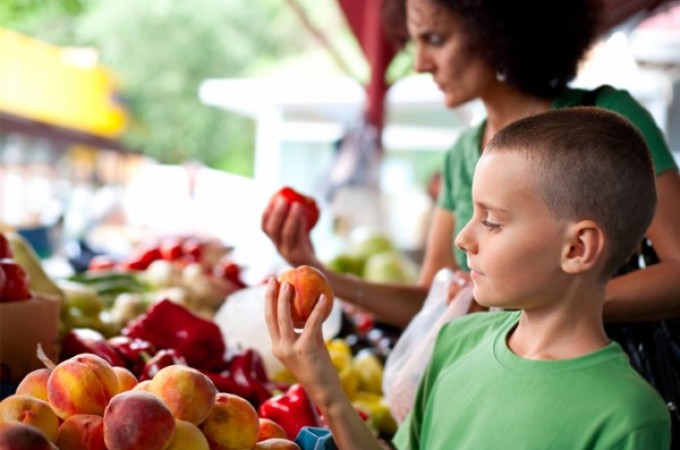 Saveti stručnjaka: Kako naučiti decu da se zdravo hrane