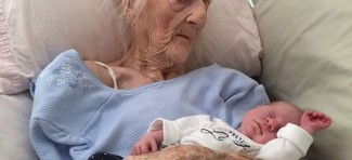 Fotografija stojednogodišnje bake i bebe osvojila internet