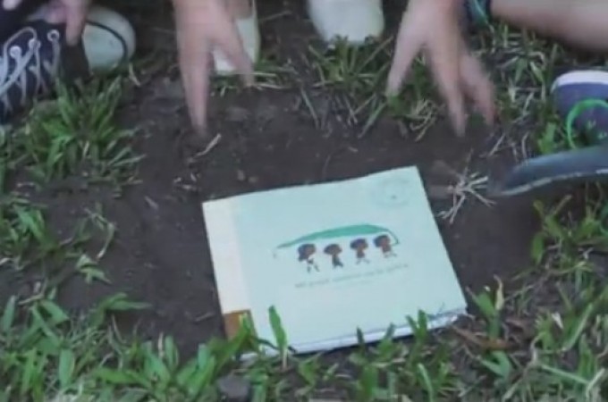 Dečija knjiga iz koje raste drvo