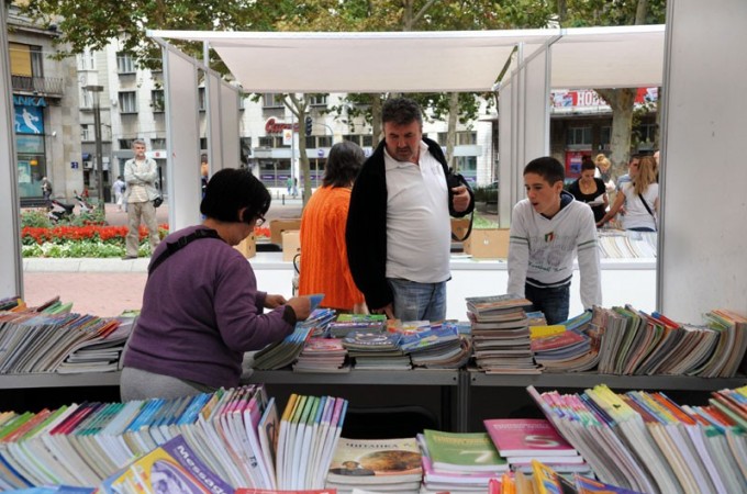 Bazar polovnih udžbenika na Trgu Nikole Pašića od 20. avgusta