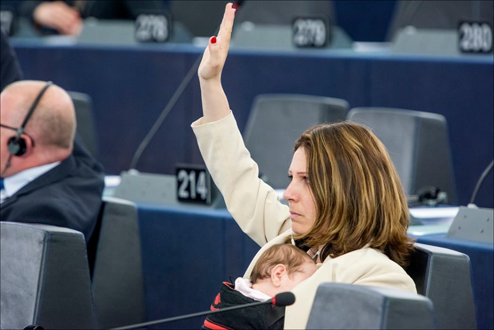 dojenje parlament