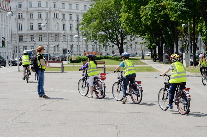 Biciklistički ispiti za bečke osnovce: Samostalno po gradu već od desete godine