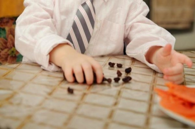 Jednostavan test sa grožđicom predviđa budući uspeh u školi