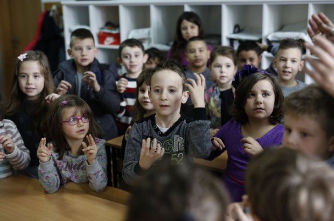Ceo razred u Sarajevu naučio znakovni jezik zbog gluvonemog druga