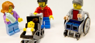 Novi Lego set: Mama ide na posao a tata čuva decu