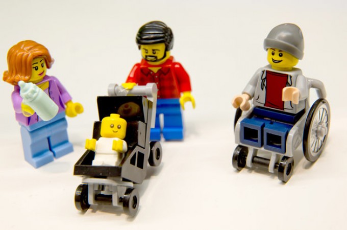 Novi Lego set: Mama ide na posao a tata čuva decu