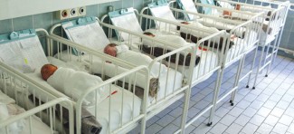 Zašto majke u Srbiji ostavljaju svoje bebe još u porodilištu