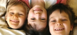 Naučnici tvrde: Srednja deca su najuspešnija u porodici
