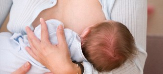 Dojenje može bebe izložiti opasnim hemikalijama