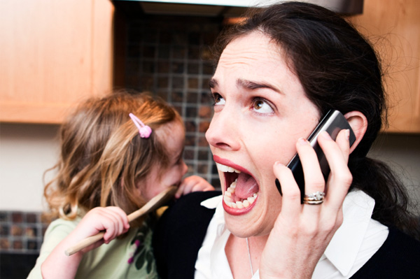mama na telefonu