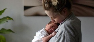 Rano majčinstvo: Nije lako – ali je lakše