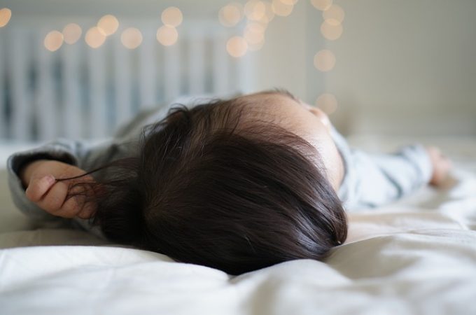 Koliko dugo vi vaše dete trebalo da spava? Pročitajte nove preporuke koje se odnose na sve uzraste dece.