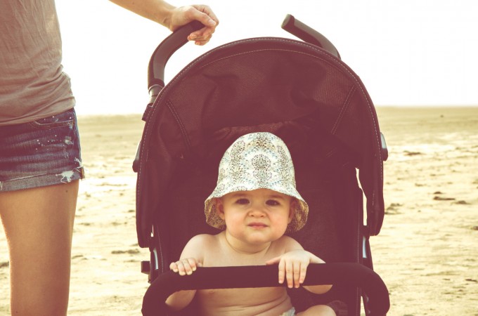 Letnje opasnosti: Kako da zaštitite bebu u kolicima