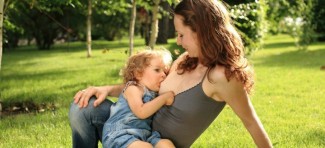 Nove preporuke stručnjaka: Mame, dojite bebe i posle druge godine