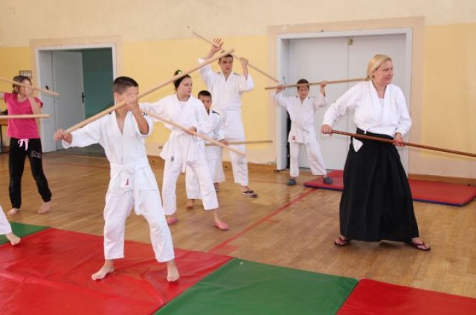 Dvoje vežbaju po ceni za jednog u Aikido klubu “Zemun”