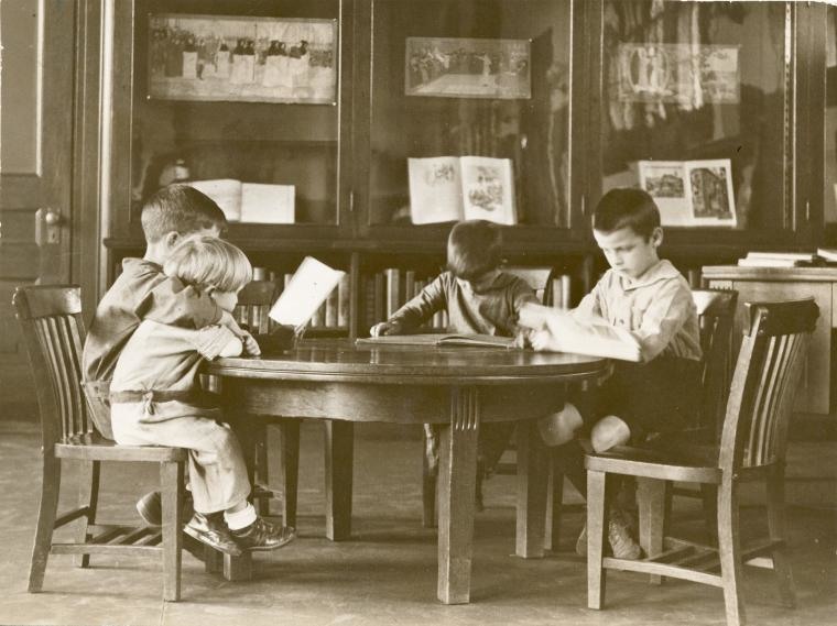 deca-u-biblioteci