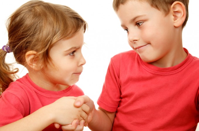 Ne forsirajte decu da se izvinjavaju – time im činite više štete nego koristi