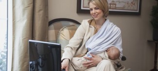 Italijanski premijer pozvao majke da doje bebe u javnosti