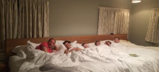 Šestočlana porodica u istom krevetu: Ova odluka promenila je naše živote
