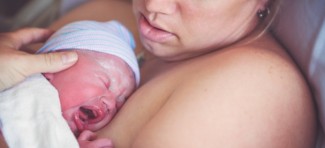 Šta tokom porođaja doživljava beba?