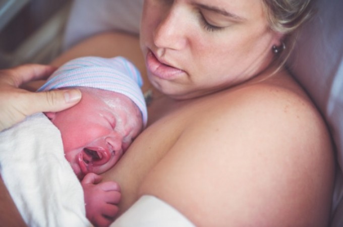 Šta tokom porođaja doživljava beba?