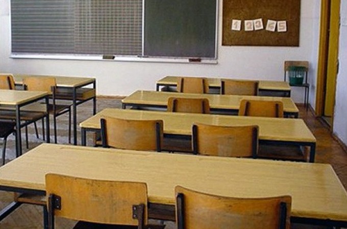 Korona u školama: Nastavnici predaju u praznim učionicama