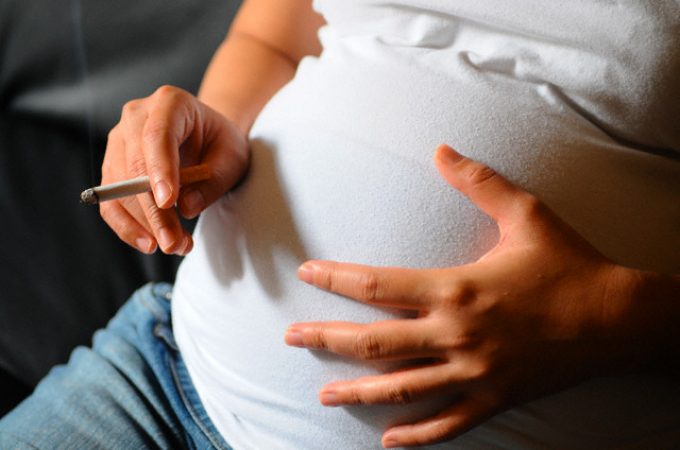 Autizam kod unuka povezan sa bakinim pušenjem u trudnoći