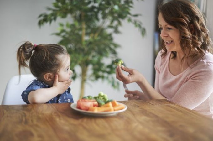 Da li vaše dete jede dovoljno povrća i voća? Ovoliko mu je zaista potrebno!