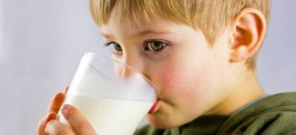 Deca koja piju kravlje mleko viša su od vršnjaka