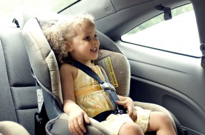 Deca u automobilu izložena 12 puta većem zagađenju nego kad pešače ili voze bicikl