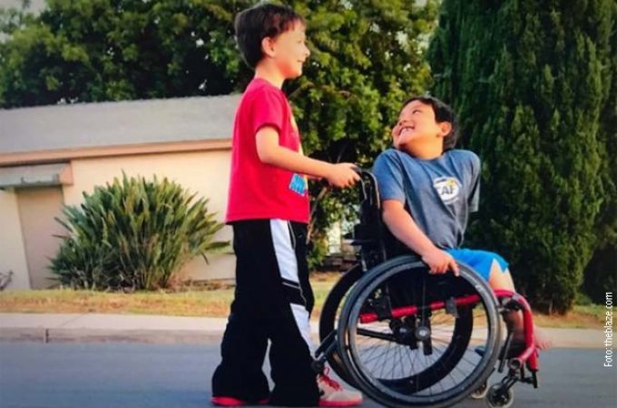Osmogodišnjak krišom sakupio novac za invalidska kolica najboljem drugaru