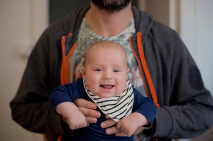 U Srbiji svega tridesetak očeva godišnje koristi “porodiljsko”