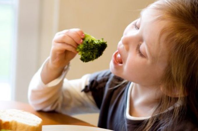Kako motivisati decu da jedu zdravu hranu