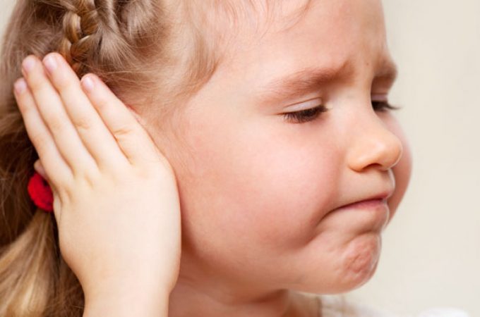Zašto dete boli uvo, da li dete čuje i kako rešiti problem!?