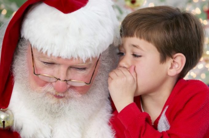 Ispovest Deda Mraza: “Muka mi je od današnje dece i roditelja jer svojim željama pretvaraju moj posao u pakao”