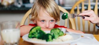 Kako nagovoriti dete da jede zdravu hranu