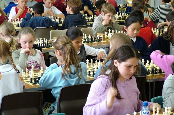 Rusija uvodi obavezne časove šaha u školama