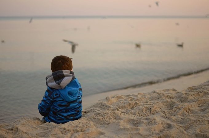 Introvertno dete: Kako ga prepoznati i kako komunicirati sa njim?