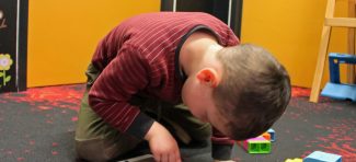Fizička šteta koju trpe deca zbog korišćenja „tačskrin” uređaja